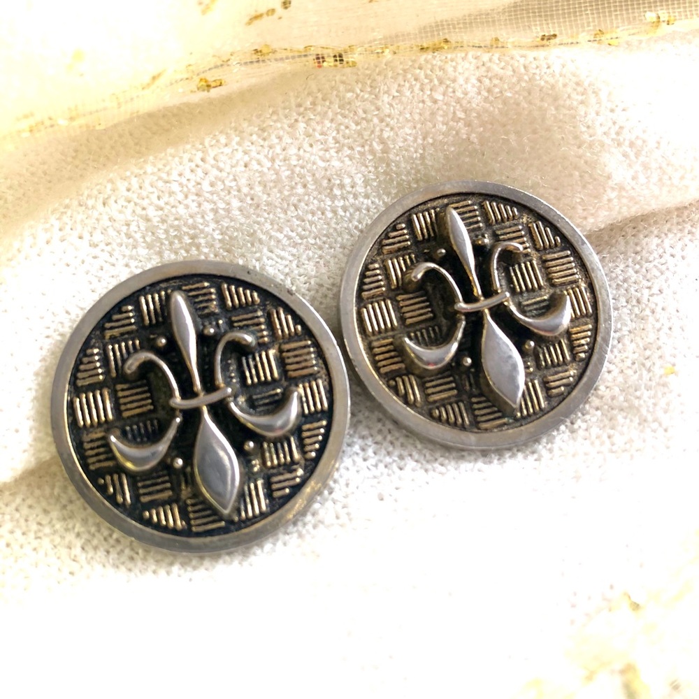 Vintage fleur de lis metal clip stamped earrings